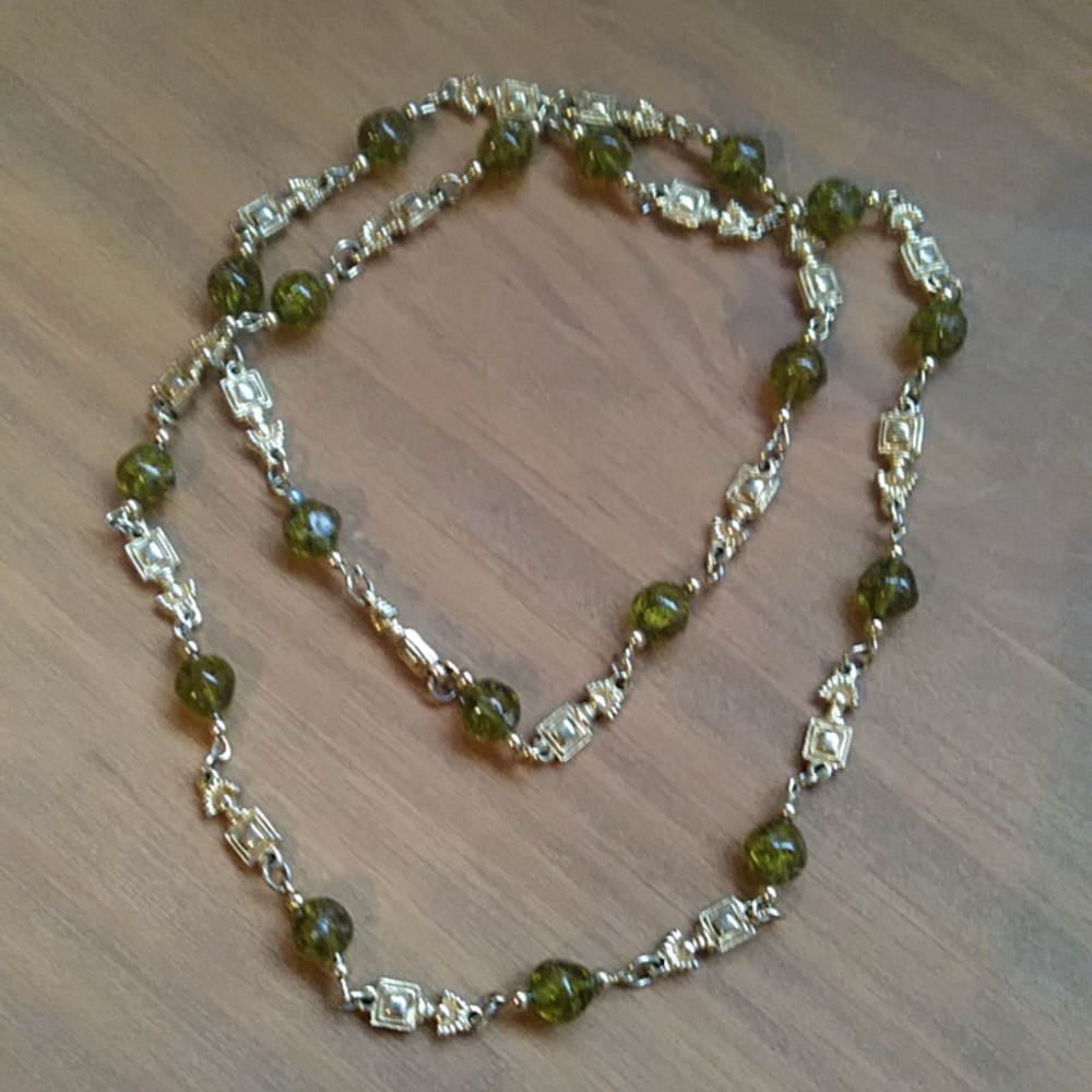Vintage gold tone chartreuse glass bead necklace